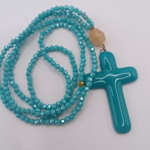 Collier croix verre vert bleu – 52 cm